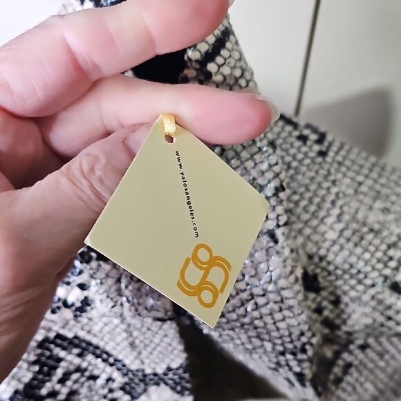 Set Top and Skirt NWT Snakeskin Print Black and Gray Size Large - Picture 7 of 8